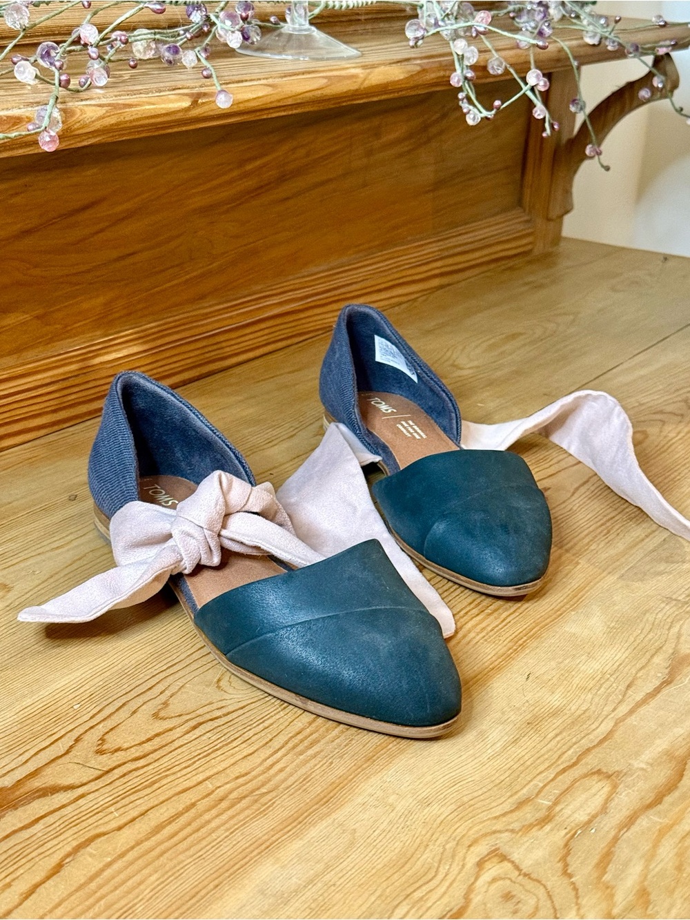 New Toms Two-Tone Pointed Tie Flats - Blue with Light Pink Ties W7.5